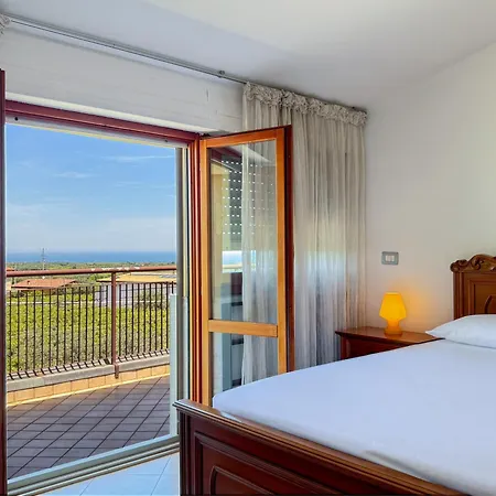 Dall'alba Al Tramonto Tollo